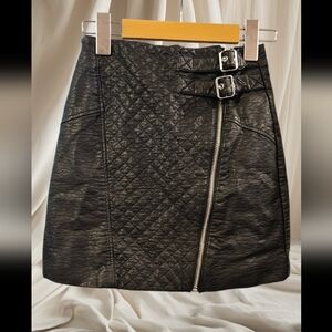 Divided Faux Leather Mini Skirt Women's Size XS/S with Belt and Zipper Detailing